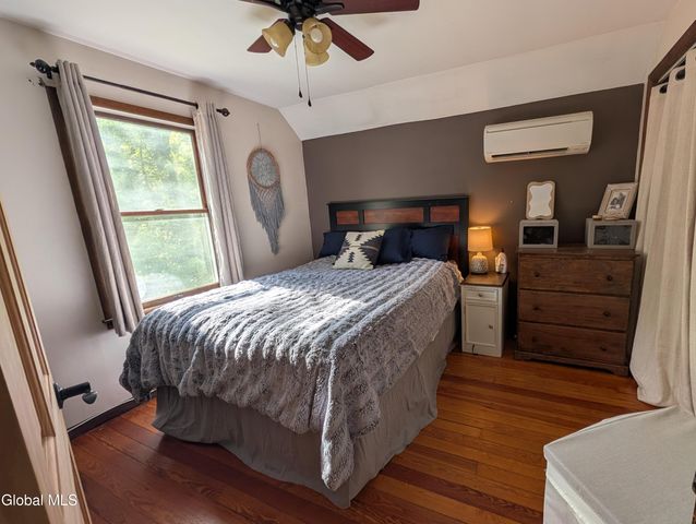 874 Benedict Avenue, Niskayuna, NY 12309