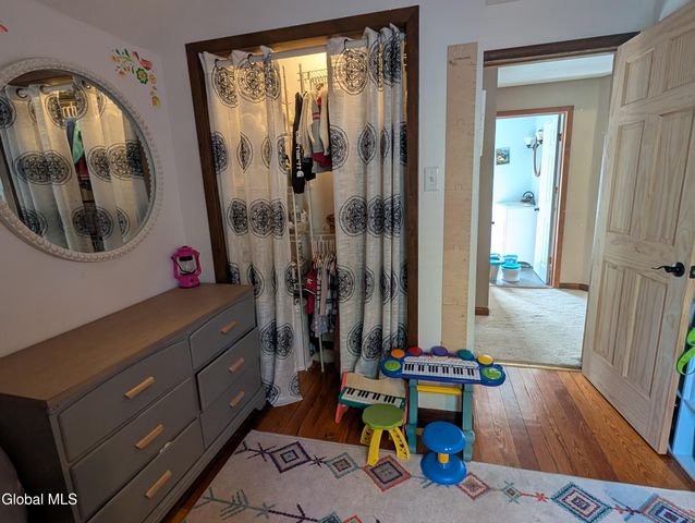 874 Benedict Avenue, Niskayuna, NY 12309