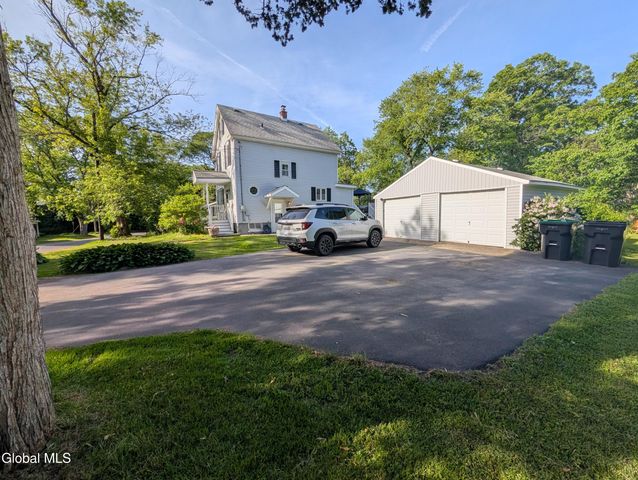 874 Benedict Avenue, Niskayuna, NY 12309