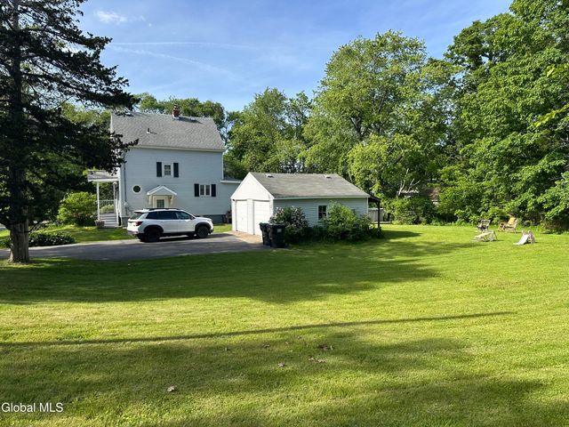 874 Benedict Avenue, Niskayuna, NY 12309