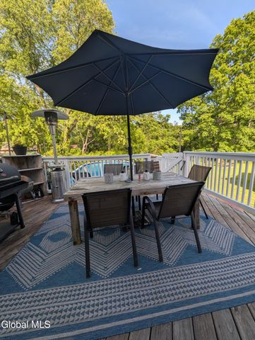 874 Benedict Avenue, Niskayuna, NY 12309