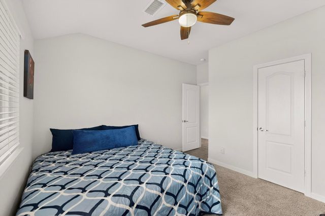 1261 Pleasant Knoll Trail, Aubrey, TX 76227