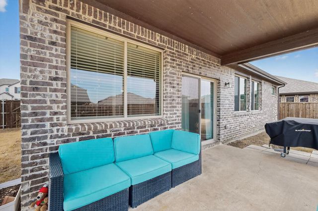 1261 Pleasant Knoll Trail, Aubrey, TX 76227