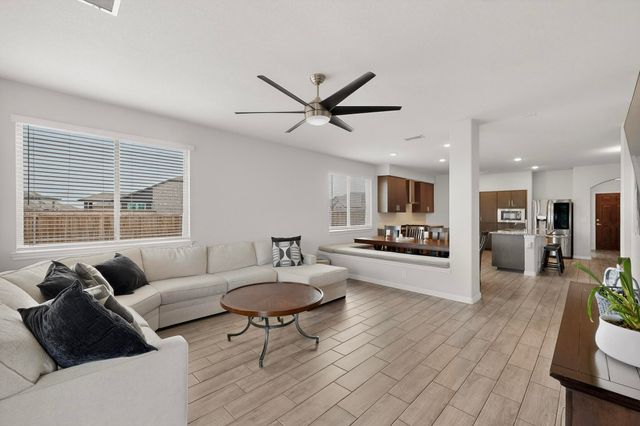 1261 Pleasant Knoll Trail, Aubrey, TX 76227