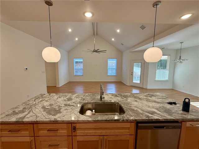 3533 Leesburg Path, Bryan, TX 77808