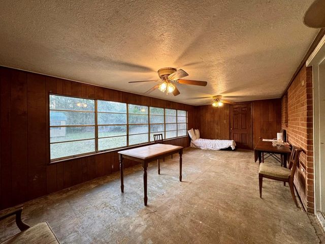 370 Johnson Street, Woodville, TX 75979