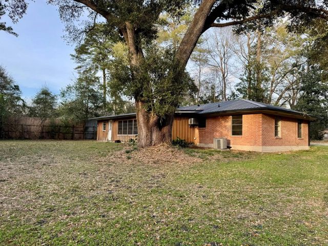 370 Johnson Street, Woodville, TX 75979
