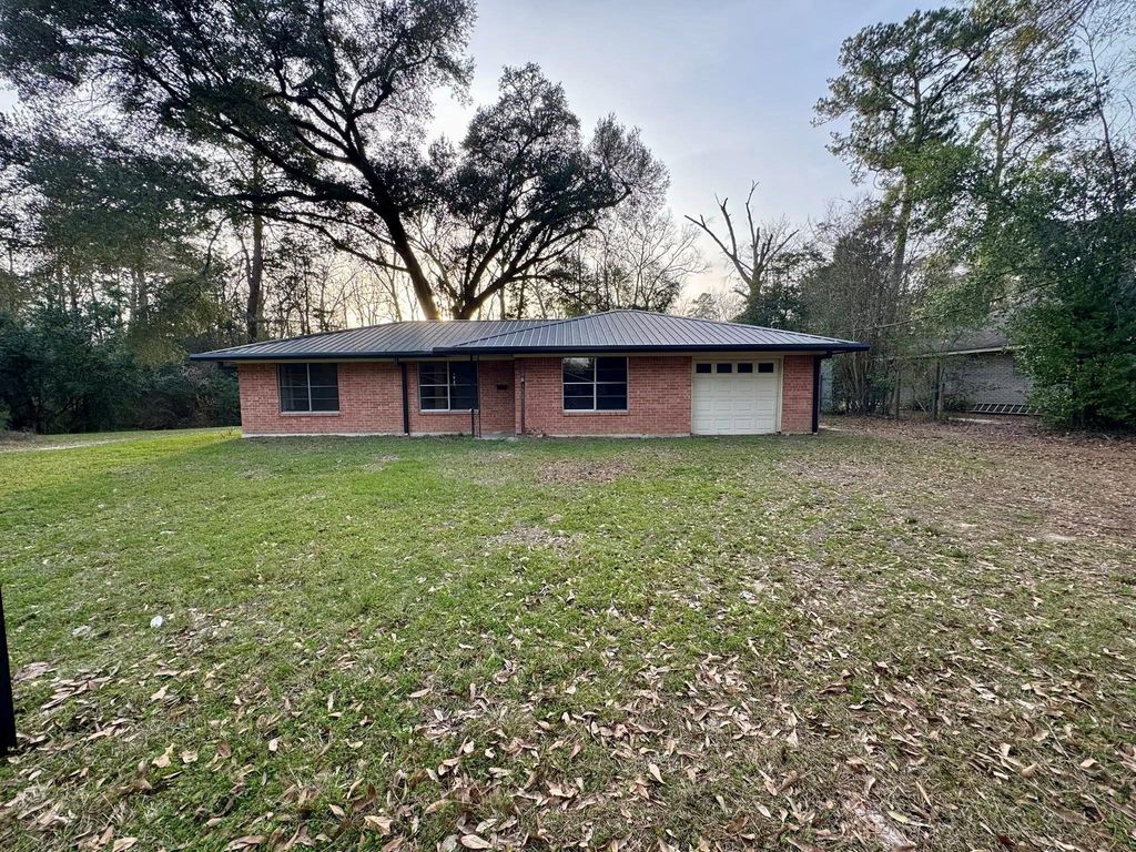370 Johnson Street, Woodville, TX 75979