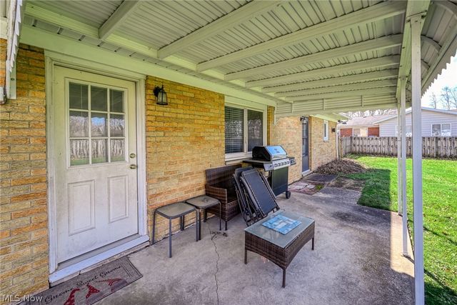 9102 Tanglewood Road, Macedonia, OH 44056