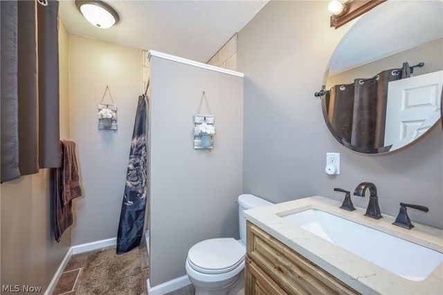 9102 Tanglewood Road, Macedonia, OH 44056