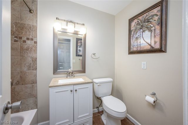 9102 Tanglewood Road, Macedonia, OH 44056