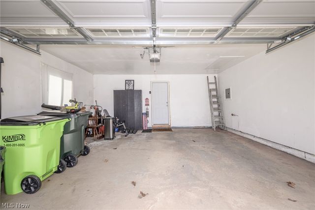 9102 Tanglewood Road, Macedonia, OH 44056