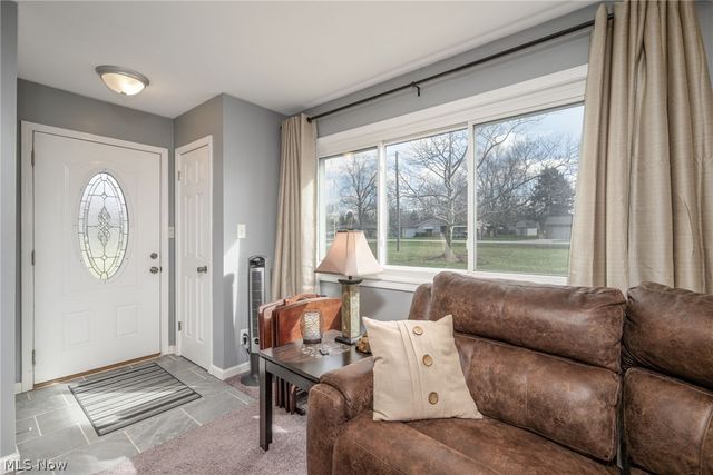 9102 Tanglewood Road, Macedonia, OH 44056