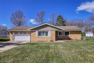 9102 Tanglewood Road, Macedonia, OH 44056