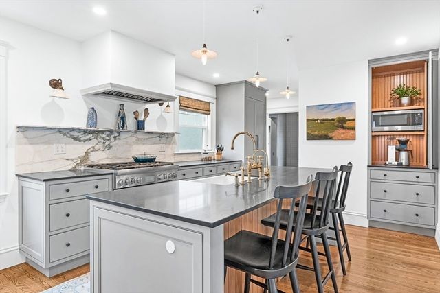 72 Stratford Road, Melrose, MA 02176