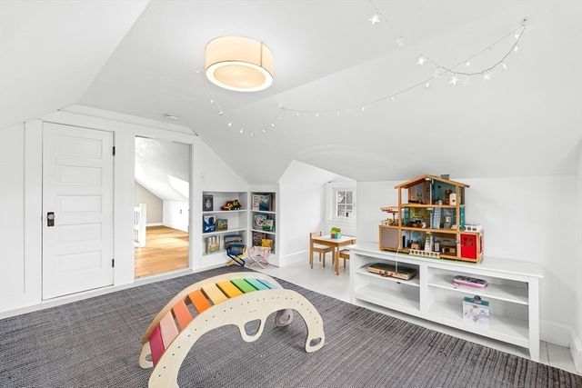 72 Stratford Road, Melrose, MA 02176