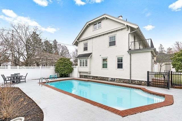 72 Stratford Road, Melrose, MA 02176