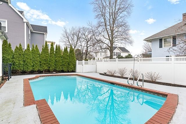 72 Stratford Road, Melrose, MA 02176