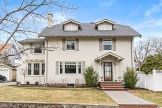 72 Stratford Road, Melrose, MA 02176