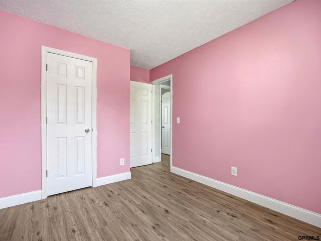 3302 Granada Parkway, Bellevue, NE 68123