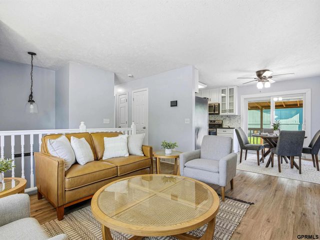 3302 Granada Parkway, Bellevue, NE 68123