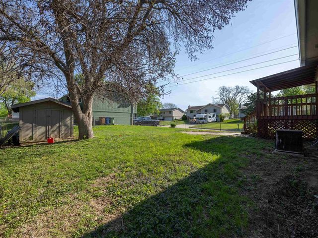 3302 Granada Parkway, Bellevue, NE 68123