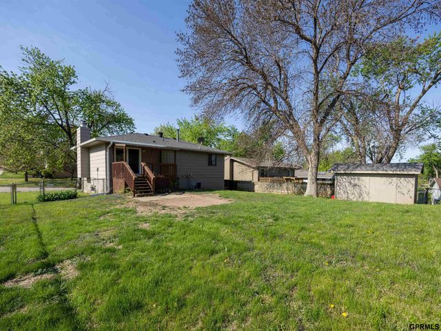 3302 Granada Parkway, Bellevue, NE 68123