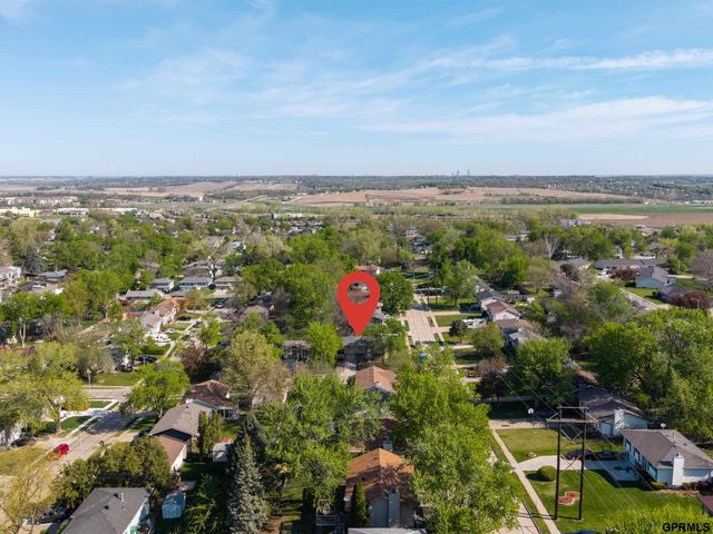 3302 Granada Parkway, Bellevue, NE 68123