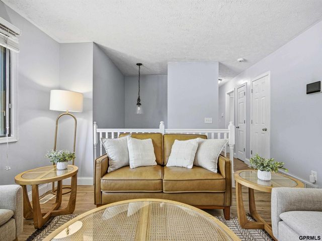 3302 Granada Parkway, Bellevue, NE 68123