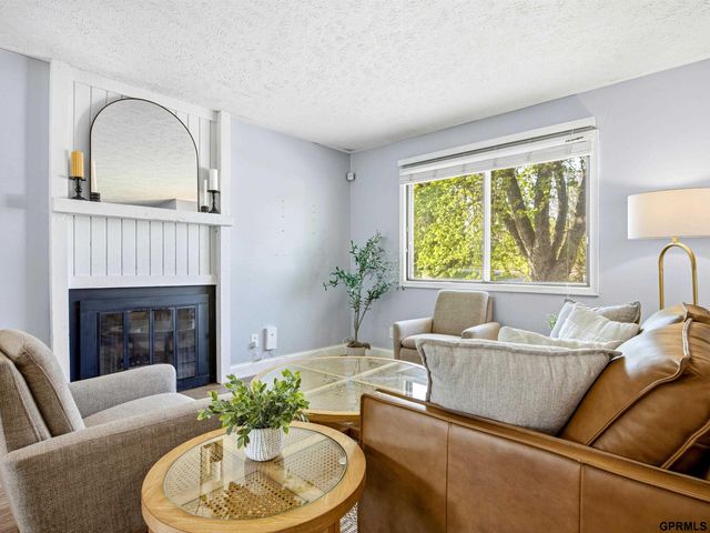 3302 Granada Parkway, Bellevue, NE 68123