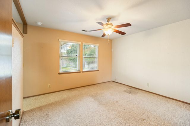 812 Woods Place, Exeter, CA 93221