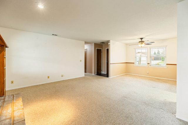 812 Woods Place, Exeter, CA 93221