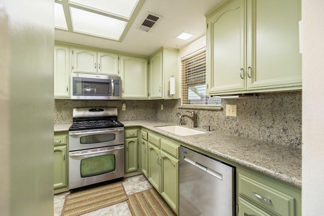 812 Woods Place, Exeter, CA 93221