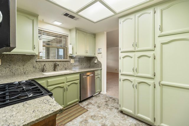 812 Woods Place, Exeter, CA 93221