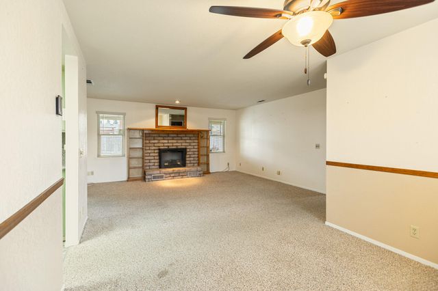 812 Woods Place, Exeter, CA 93221