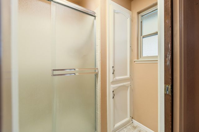 812 Woods Place, Exeter, CA 93221