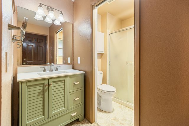 812 Woods Place, Exeter, CA 93221