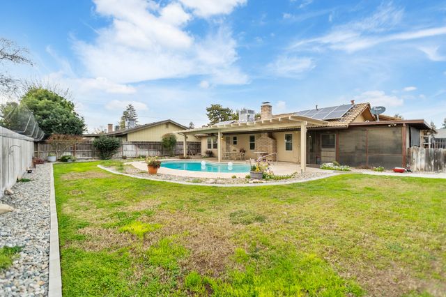 812 Woods Place, Exeter, CA 93221