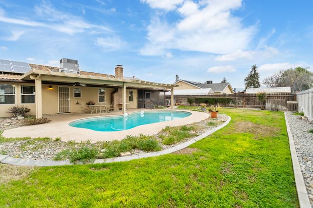 812 Woods Place, Exeter, CA 93221