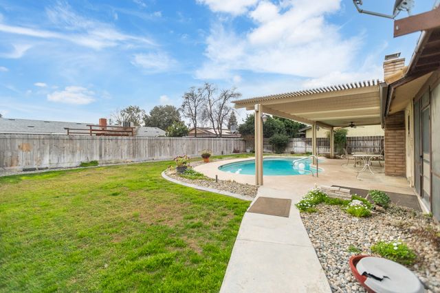 812 Woods Place, Exeter, CA 93221