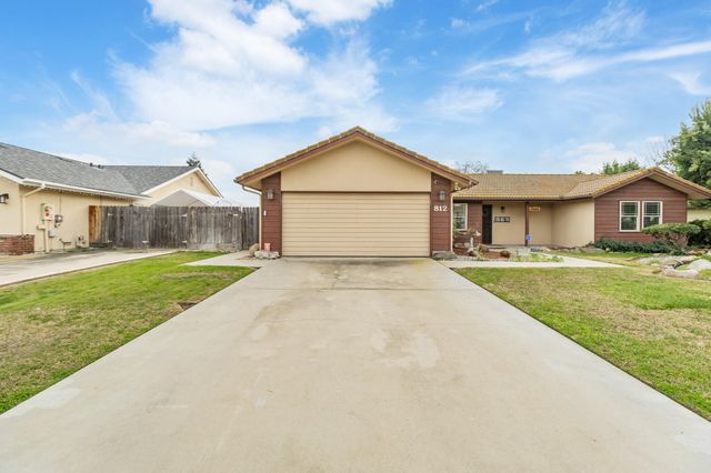 812 Woods Place, Exeter, CA 93221