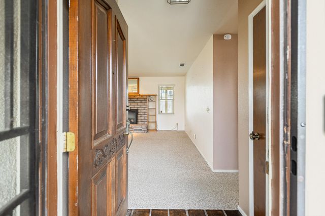 812 Woods Place, Exeter, CA 93221