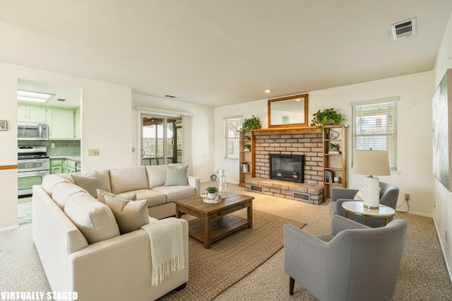 812 Woods Place, Exeter, CA 93221