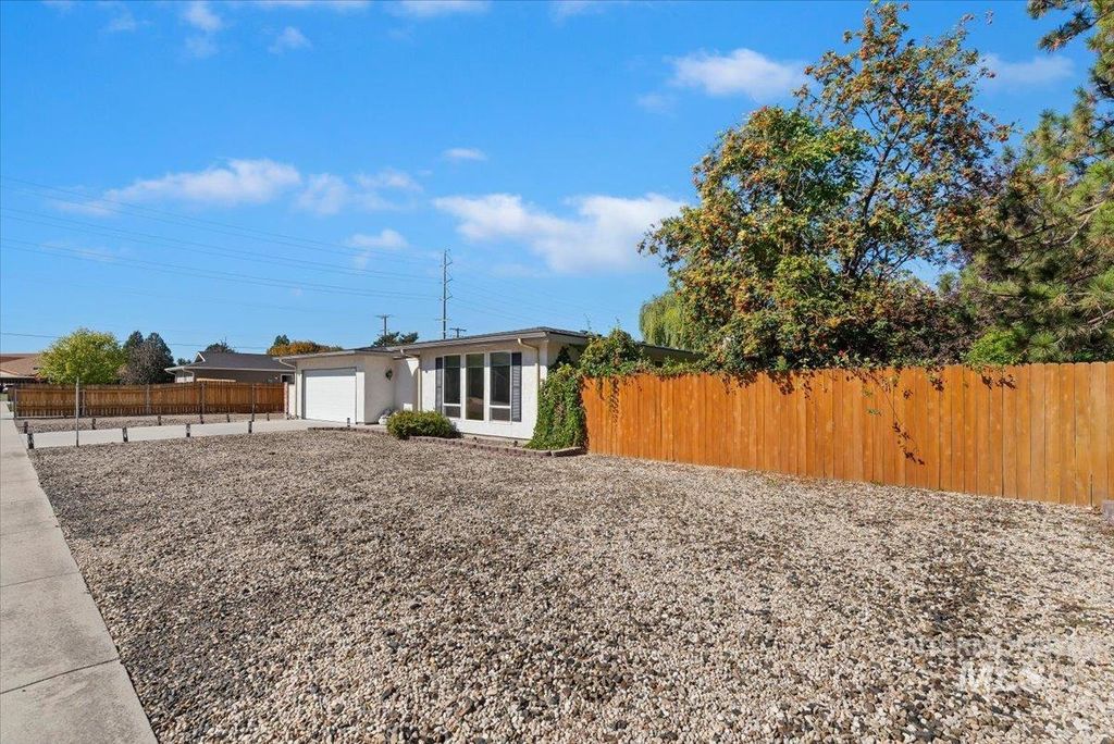 3854 S Rushmore Way, Boise, ID 83709 photo 3