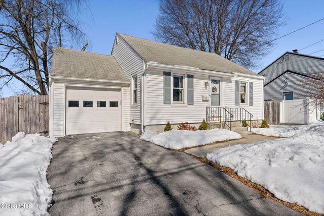 28 Rooney Avenue, Colonie, NY 12205