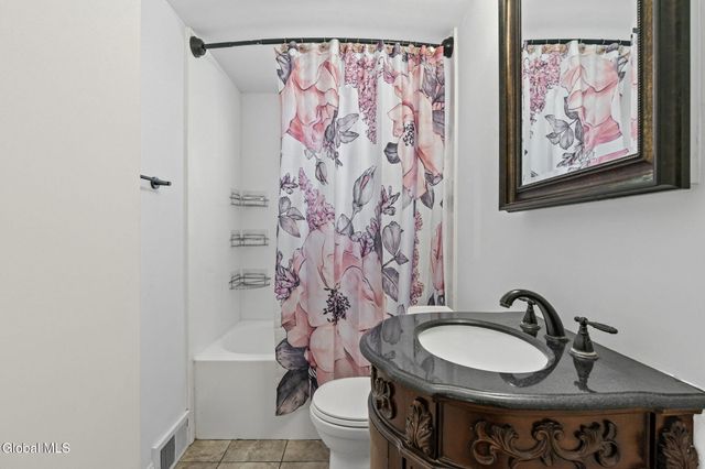 28 Rooney Avenue, Colonie, NY 12205