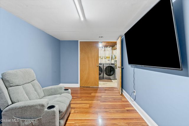 28 Rooney Avenue, Colonie, NY 12205