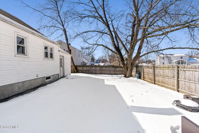 28 Rooney Avenue, Colonie, NY 12205