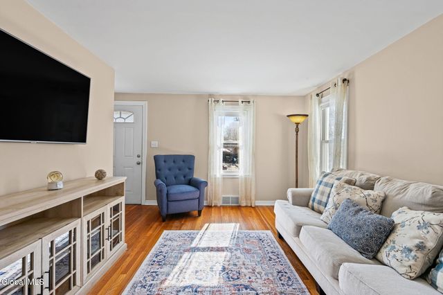 28 Rooney Avenue, Colonie, NY 12205