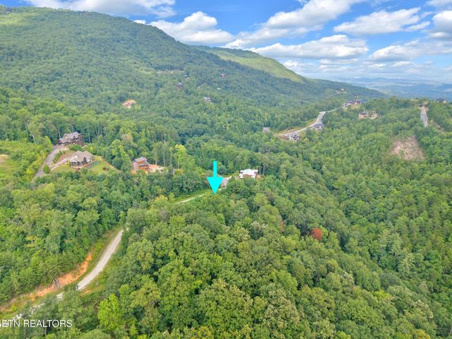 3527 Summit Trails Drive, Sevierville, TN 37862